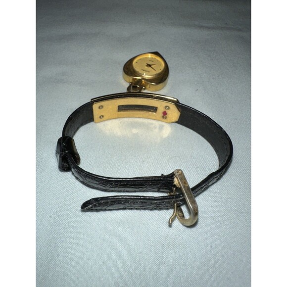 Futura Heart-Pendant Watch Bracelet – Gold-Tone Quartz, Jewelry Timepiece